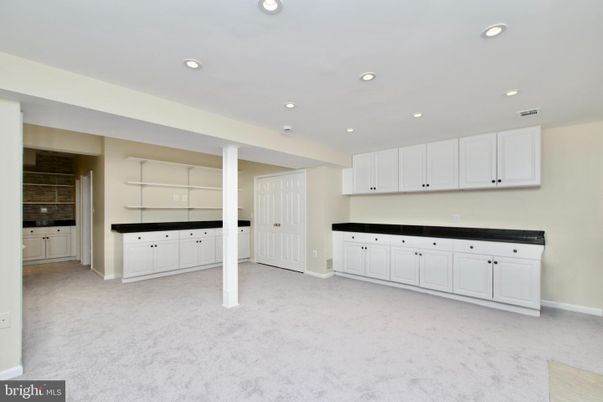 Empty room, Interior, Kitchen, Recessed Lighting
