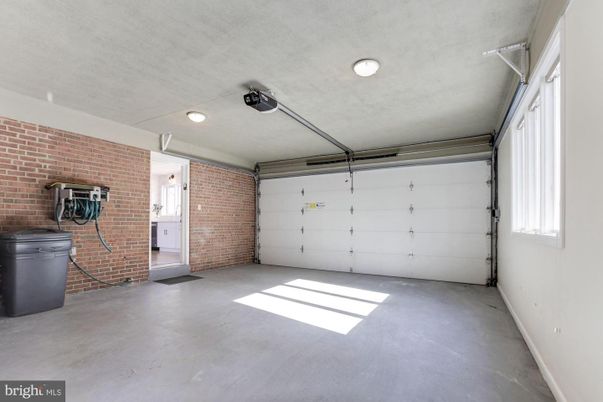 Garage, Interior, Stone Walls