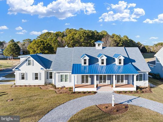 Exterior, Facade, Cape Cod