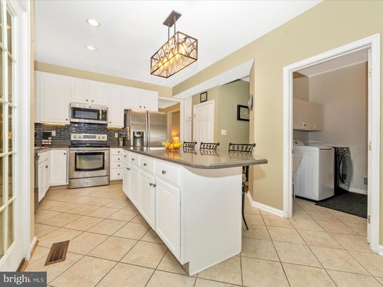 Interior, Kitchen, Pendant Lights, Recessed Lighting, Stainless Steel Appliances, Washer