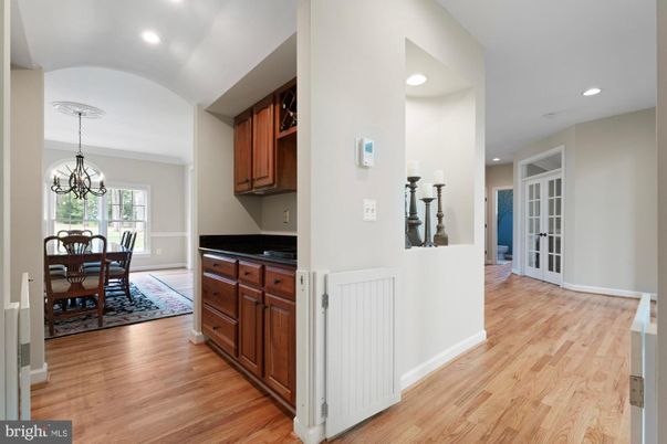 Chandelier, Dining room, Interior, Recessed Lighting, Wood Texture Flooring