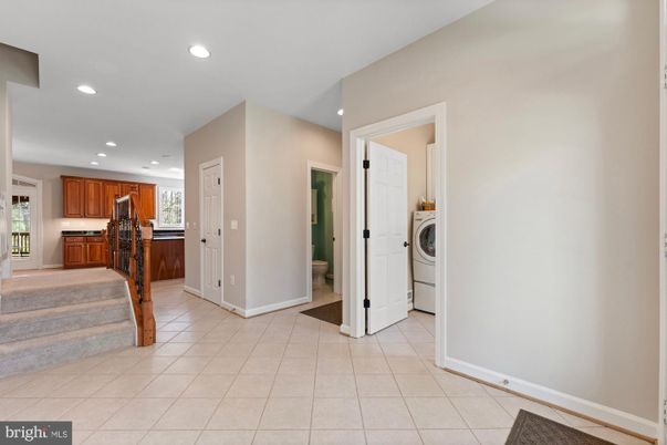 Interior, Kitchen, Recessed Lighting, Washer