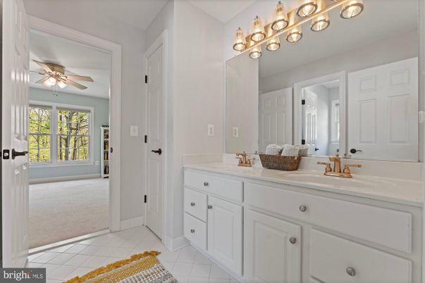 Bathroom, Dual Sink Vanities, Interior