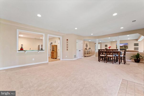 Dining room, Interior, Recessed Lighting