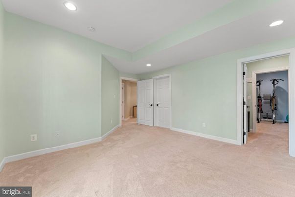 Empty room, Interior, Recessed Lighting
