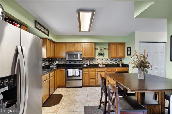 Dining room, Interior, Kitchen, Stainless Steel Appliances