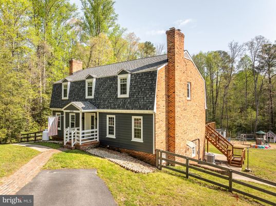 Backyard, Exterior, Facade, Brick Facade, Cape Cod