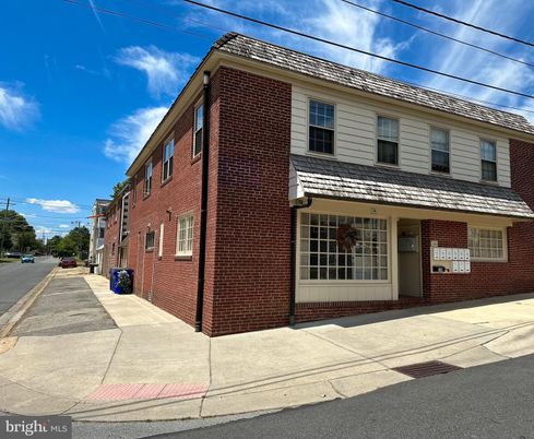 Exterior, Facade, Brick Facade, Rowhouse