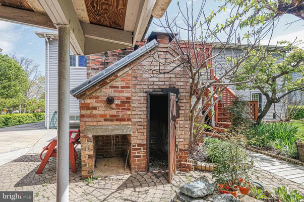 Exterior, Fireplace