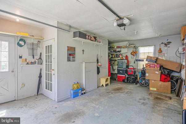 Garage, Interior