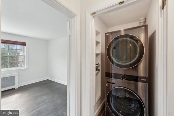 Interior, Utility Closets, Washer, Wood Texture Flooring