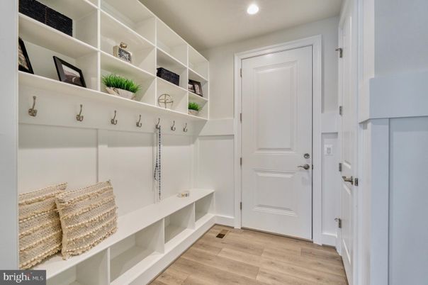 Interior, Recessed Lighting, Walk-in Closets, Wood Texture Flooring