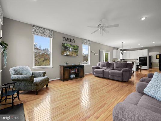 Interior, Kitchen, Living room, Pendant Lights, Recessed Lighting, Wood Texture Flooring