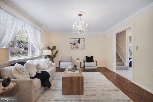 Chandelier, Interior, Living room, Wood Texture Flooring