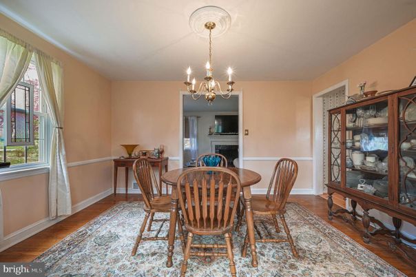 Chandelier, Dining room, Fireplace, Interior, Wood Texture Flooring