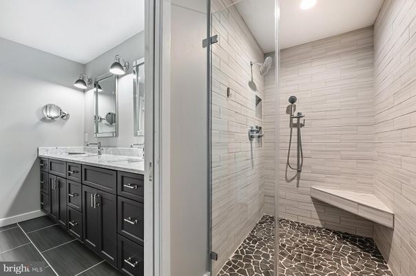 Bathroom, Dual Sink Vanities, Interior, Recessed Lighting