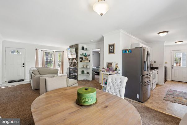 Dining room, Interior, Kitchen, Living room, Stainless Steel Appliances