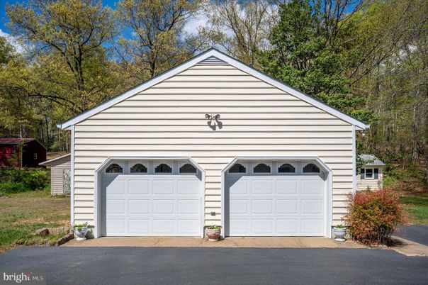 Detached Garage, Exterior