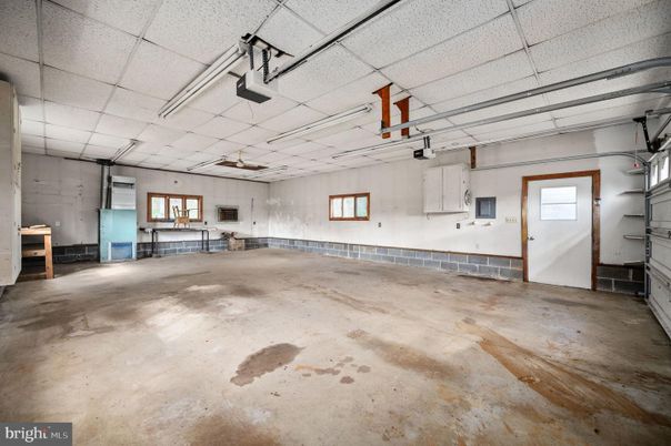 Garage, Interior