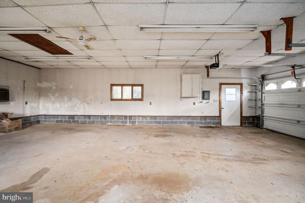 Garage, Interior