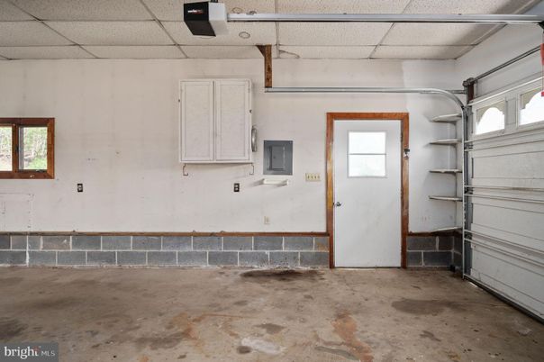 Garage, Interior