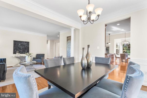 Chandelier, Dining room, Interior, Living room, Pendant Lights, Recessed Lighting, Wood Texture Flooring