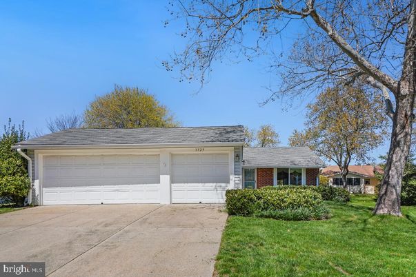 Attached, Exterior, Facade, Brick Facade, Ranch