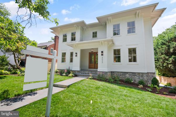 Exterior, Facade, American Foursquare