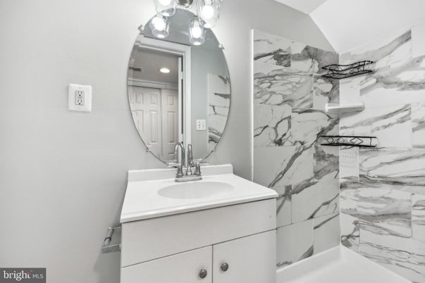Bathroom, Interior, Marble Walls