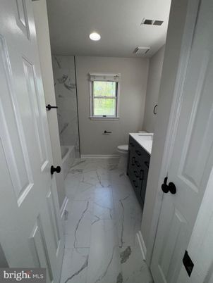 Bathroom, Interior, Marble, Marble Walls, Recessed Lighting