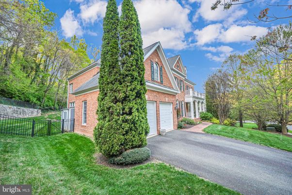 Attached, Exterior, Facade, Brick Facade, Tudor Revival
