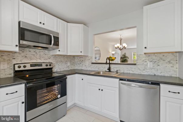 Chandelier, Interior, Kitchen, Stainless Steel Appliances