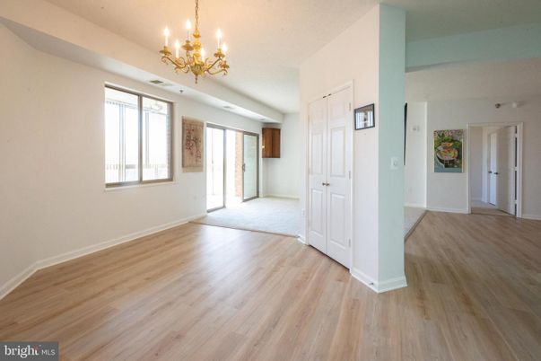 Chandelier, Empty room, Interior, Wood Texture Flooring