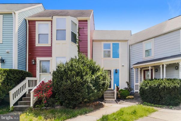 Exterior, Facade, Rowhouse