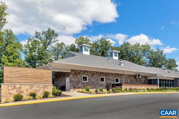 Exterior, Facade, Brick Facade, Ranch