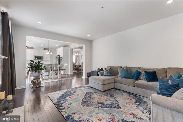 Dining room, Interior, Kitchen, Living room, Pendant Lights, Recessed Lighting, Stainless Steel Appliances, Wood Texture Flooring