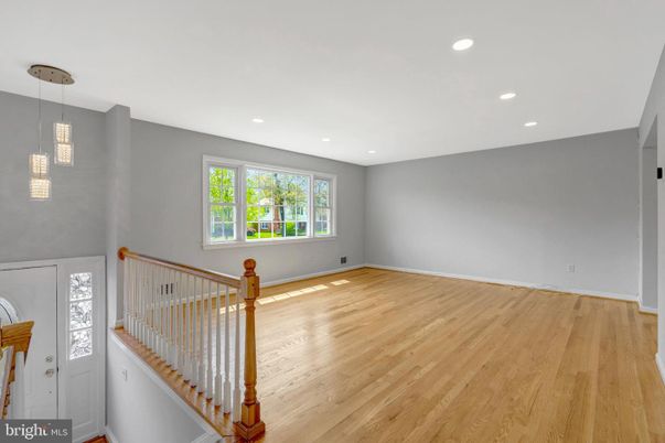 Empty room, Interior, Pendant Lights, Recessed Lighting, Wood Texture Flooring