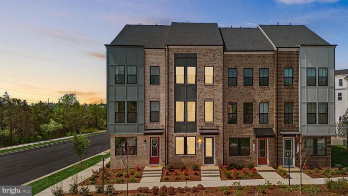 Exterior, Facade, Brick Facade, Rowhouse