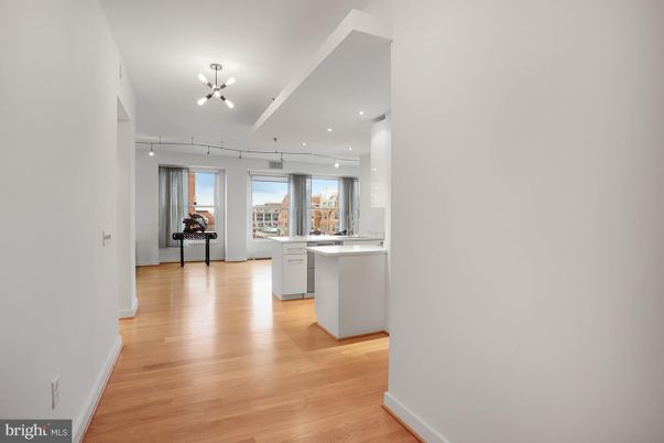Interior, Pendant Lights, Recessed Lighting, Wood Texture Flooring