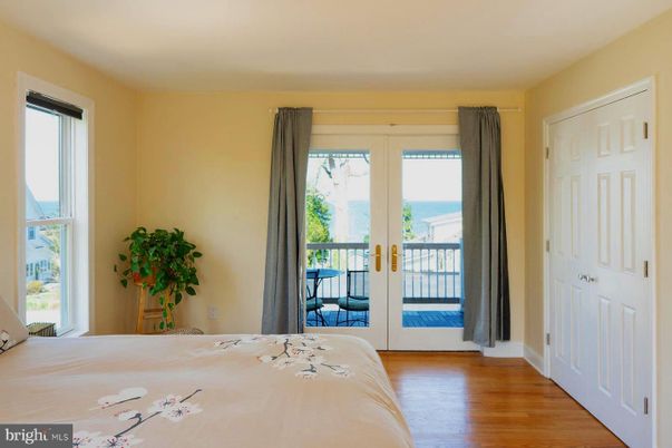 Bedroom, Interior, Water, Wood Texture Flooring
