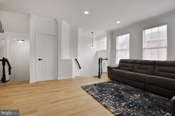 Interior, Living room, Pendant Lights, Recessed Lighting, Wood Texture Flooring