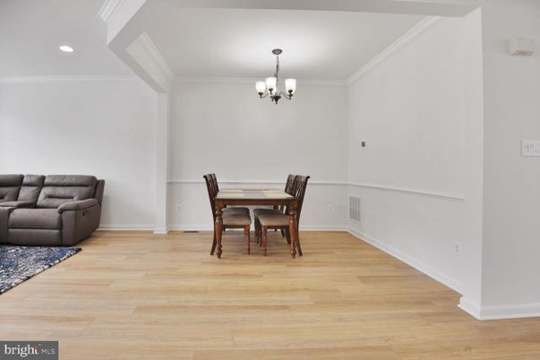 Chandelier, Dining room, Interior, Recessed Lighting, Wood Texture Flooring