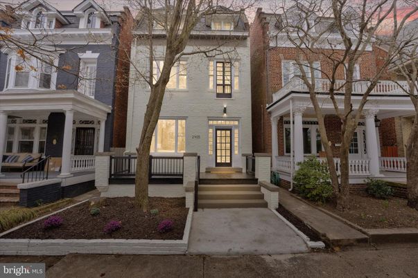 Exterior, Facade, Brick Facade, Rowhouse