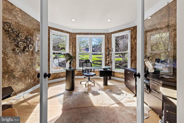 Home Office, Interior, Recessed Lighting, Wood Texture Flooring
