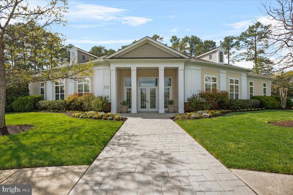 Exterior, Facade, Ranch