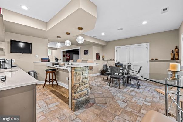 Dining room, Interior, Pendant Lights, Recessed Lighting