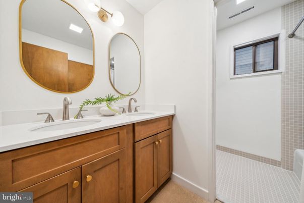 Bathroom, Dual Sink Vanities, Interior