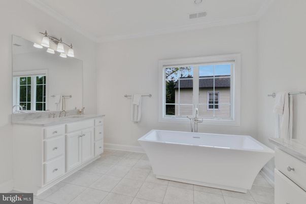 Bathroom, Dual Sink Vanities, Free Standing Baths, Interior