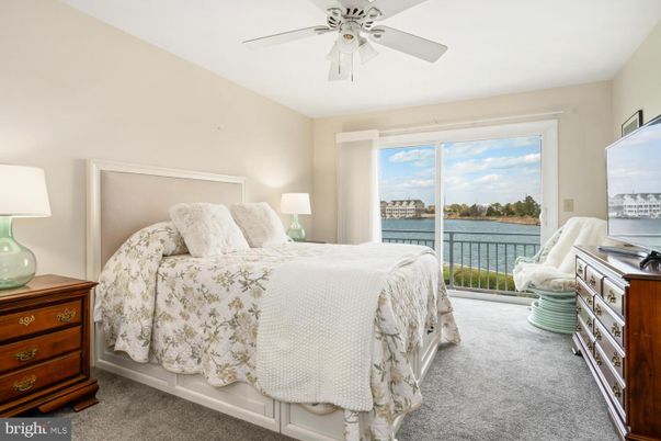 Bedroom, Interior, Water