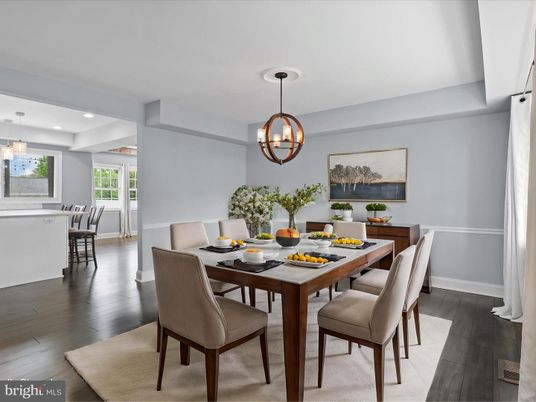 Chandelier, Dining room, Interior, Pendant Lights, Recessed Lighting, Wood Texture Flooring